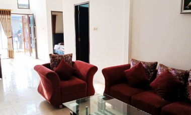 Disewa Rumah Besar dan Cantik Dekat Pusat Kota dan Bisnis Di Cikarang