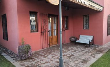 Casa en venta - 1 Dormitorio 1 Baño - Cochera - 585Mts2 - Carlos Keen