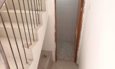 RUMAH SIAP HUNI TENGAH KOTA 2 LANTAI HARGA ANEH 1 Unit Terakhir Siap Huni Rumah di Jantung kota