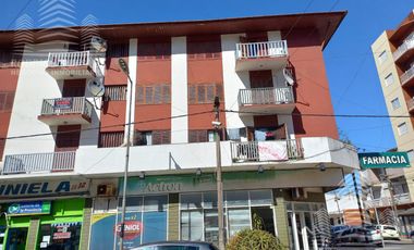 Departamento 2 ambientes y medio con balcon al frente y vista.