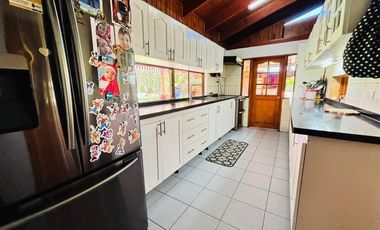 Casa en venta de 4 dorm. en Pirque