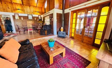 Casa en venta de 4 dorm. en Pirque
