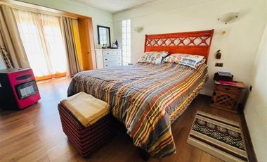 Casa en venta de 4 dorm. en Pirque