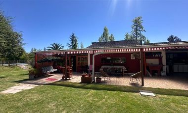 Casa en venta de 4 dorm. en Pirque