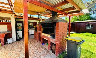 Casa en venta de 4 dorm. en Pirque