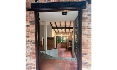 HERMOSA CASA FINCA INDEPENDIENTE ENVIGADO CON EXCELENTE VIST