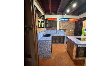 HERMOSA CASA FINCA INDEPENDIENTE ENVIGADO CON EXCELENTE VIST