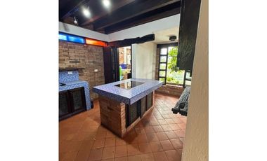 HERMOSA CASA FINCA INDEPENDIENTE ENVIGADO CON EXCELENTE VIST