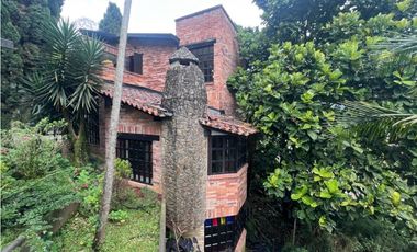 HERMOSA CASA FINCA INDEPENDIENTE ENVIGADO CON EXCELENTE VIST