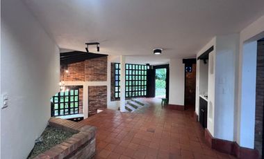 HERMOSA CASA FINCA INDEPENDIENTE ENVIGADO CON EXCELENTE VIST