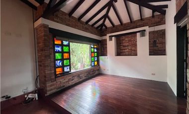 HERMOSA CASA FINCA INDEPENDIENTE ENVIGADO CON EXCELENTE VIST