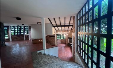 HERMOSA CASA FINCA INDEPENDIENTE ENVIGADO CON EXCELENTE VIST