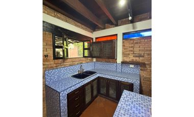 HERMOSA CASA FINCA INDEPENDIENTE ENVIGADO CON EXCELENTE VIST
