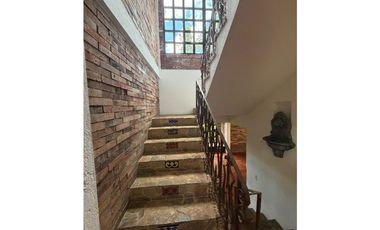 HERMOSA CASA FINCA INDEPENDIENTE ENVIGADO CON EXCELENTE VIST