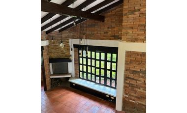 HERMOSA CASA FINCA INDEPENDIENTE ENVIGADO CON EXCELENTE VIST