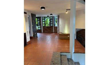 HERMOSA CASA FINCA INDEPENDIENTE ENVIGADO CON EXCELENTE VIST