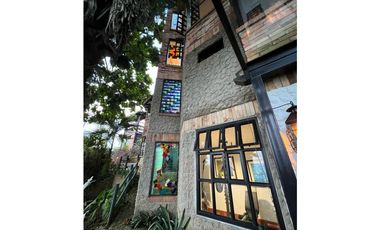 HERMOSA CASA FINCA INDEPENDIENTE ENVIGADO CON EXCELENTE VIST