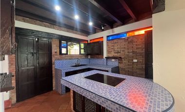 HERMOSA CASA FINCA INDEPENDIENTE ENVIGADO CON EXCELENTE VIST