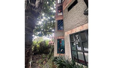 HERMOSA CASA FINCA INDEPENDIENTE ENVIGADO CON EXCELENTE VIST