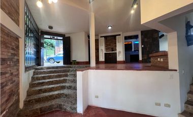 HERMOSA CASA FINCA INDEPENDIENTE ENVIGADO CON EXCELENTE VIST