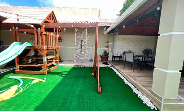 VENTA DE CASA EN ARRAIJAN, LAGO EMPERADOR