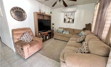 VENTA DE CASA EN ARRAIJAN, LAGO EMPERADOR