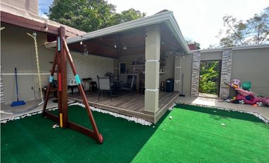 VENTA DE CASA EN ARRAIJAN, LAGO EMPERADOR