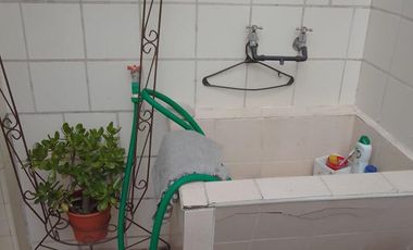 Venta Casa 3 Amb. en Ramos Mejía - Buen Estado C/Garage Cub. y Patio