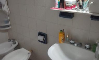 Venta Casa 3 Amb. en Ramos Mejía - Buen Estado C/Garage Cub. y Patio