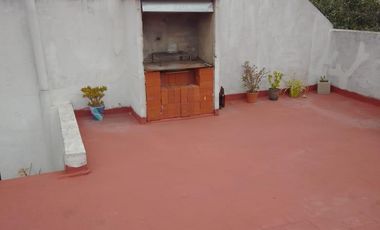 Venta Casa 3 Amb. en Ramos Mejía - Buen Estado C/Garage Cub. y Patio
