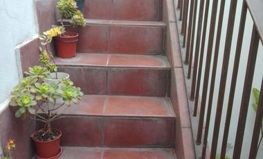 Venta Casa 3 Amb. en Ramos Mejía - Buen Estado C/Garage Cub. y Patio
