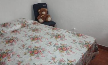 Venta Casa 3 Amb. en Ramos Mejía - Buen Estado C/Garage Cub. y Patio