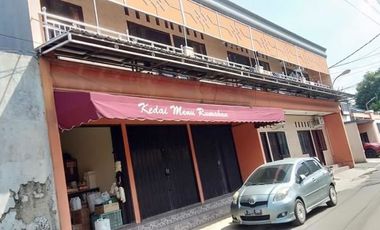 Kontrakan 30 pintu menguntungkan strategis ramai di dekat stadiun Kranji