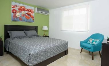 Venta de Casa en Urb. Casa Laguna, cerca del Riocentro El Dorado, Vía a Samborondon.