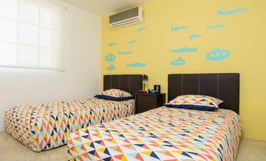 Venta de Casa en Urb. Casa Laguna, cerca del Riocentro El Dorado, Vía a Samborondon.