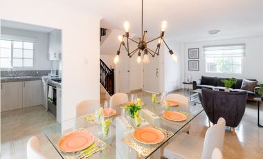 Venta de Casa en Urb. Casa Laguna, cerca del Riocentro El Dorado, Vía a Samborondon.