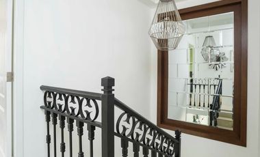 Venta de Casa en Urb. Casa Laguna, cerca del Riocentro El Dorado, Vía a Samborondon.