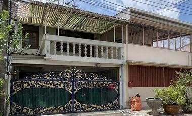 3 Bedroom Townhouse for sale in Bang Chak, Bangkok