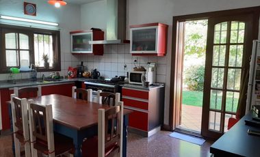 CHALET DE 4 AMBIENTES TODO EN PLANTA BAJA - HAEDO NORTE EN VENTA