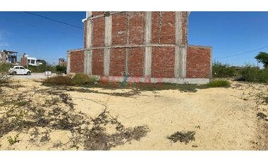 ¡Haz realidad tu proyecto ideal! Se vende terreno urbano de 90 m² (6 metros de frente x 15 metros de fondo) estratégicamente ubicado a solo unos pasos