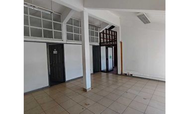 RyA Vende  propiedad urbana de 1.890 mtr2 Av.Ricardo Vicuña