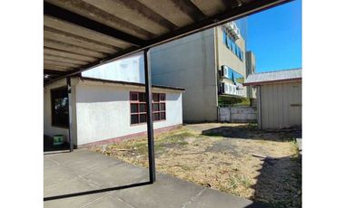 RyA Vende  propiedad urbana de 1.890 mtr2 Av.Ricardo Vicuña