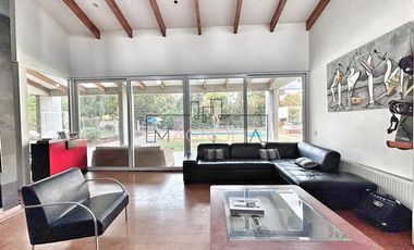 Casa en venta de 6 dorm. en Colina