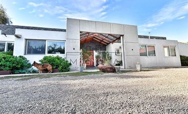 Casa en venta de 6 dorm. en Colina