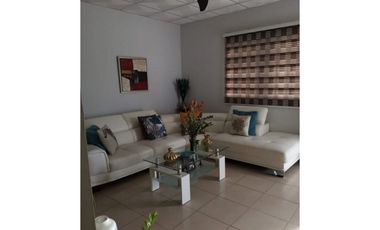 CASA EN PENONOME PASEO DEL RIO