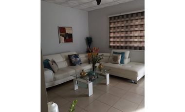 CASA EN PENONOME PASEO DEL RIO
