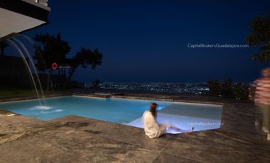 Casa de Lujo en Venta El Palomar zona sur Alberca Lujo