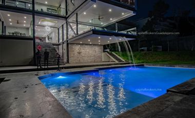 Casa de Lujo en Venta El Palomar zona sur Alberca Lujo