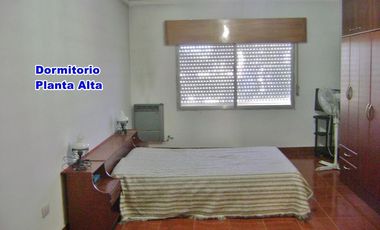 Casa con Departamento en venta en Ezpeleta Este