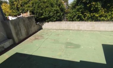 Casa con Departamento en venta en Ezpeleta Este